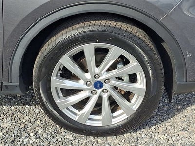 2022 Ford Escape Hybrid Titanium