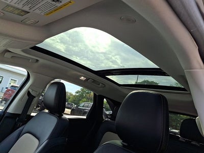 2022 Ford Escape Hybrid Titanium