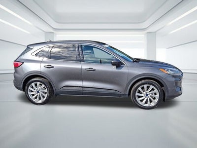 2022 Ford Escape Hybrid Titanium