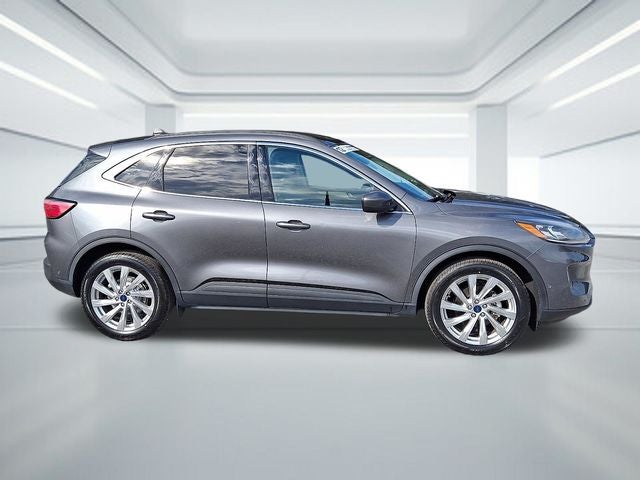 2022 Ford Escape Hybrid Titanium