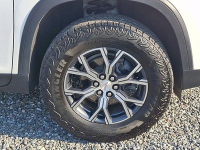 2024 GMC Acadia AT4
