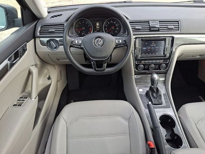 2018 Volkswagen Passat 2.0T SE w/Technology