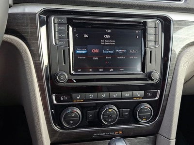 2018 Volkswagen Passat 2.0T SE w/Technology