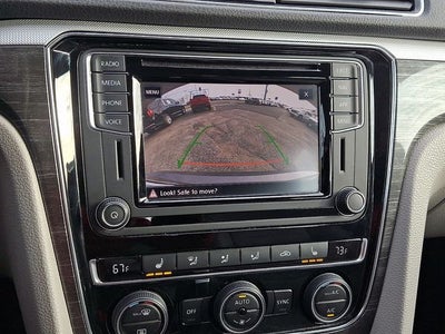 2018 Volkswagen Passat 2.0T SE w/Technology