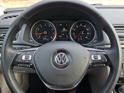 2018 Volkswagen Passat 2.0T SE w/Technology