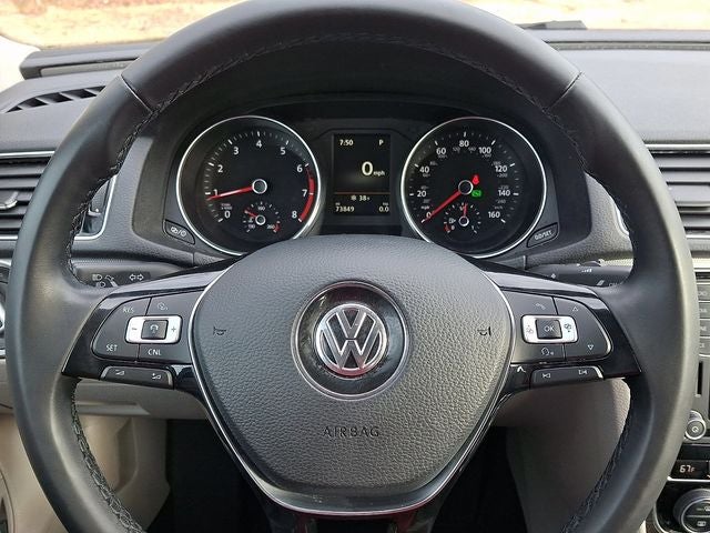 2018 Volkswagen Passat 2.0T SE w/Technology