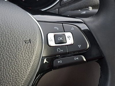 2018 Volkswagen Passat 2.0T SE w/Technology