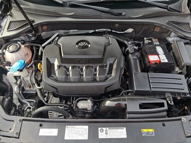 2018 Volkswagen Passat 2.0T SE w/Technology