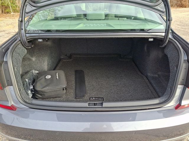 2018 Volkswagen Passat 2.0T SE w/Technology