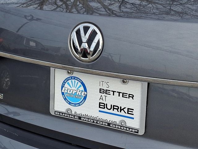 2018 Volkswagen Passat 2.0T SE w/Technology