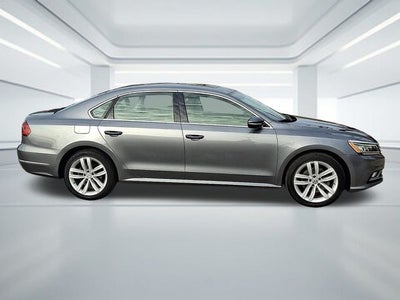 2018 Volkswagen Passat 2.0T SE w/Technology