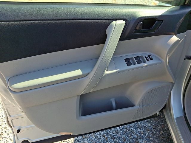 2011 Toyota Highlander Base