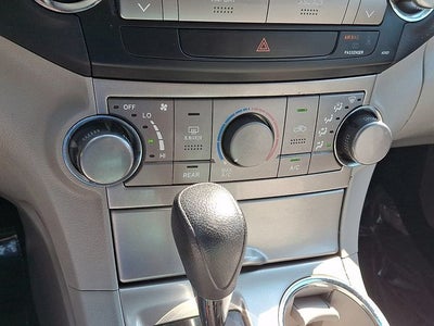 2011 Toyota Highlander Base